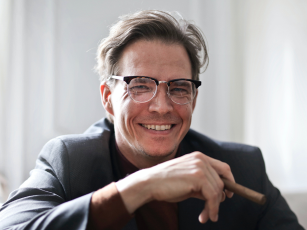 Men s Eyewear Trends in 2023 and 2024 The Ultimate Sourcing Guide